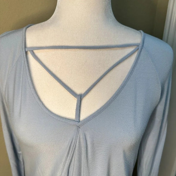 AMERICAN EAGLE Soft & Sexy Ombre Balloon Sleeve T Top with Neck Detail - size XS - Picture 4 of 7